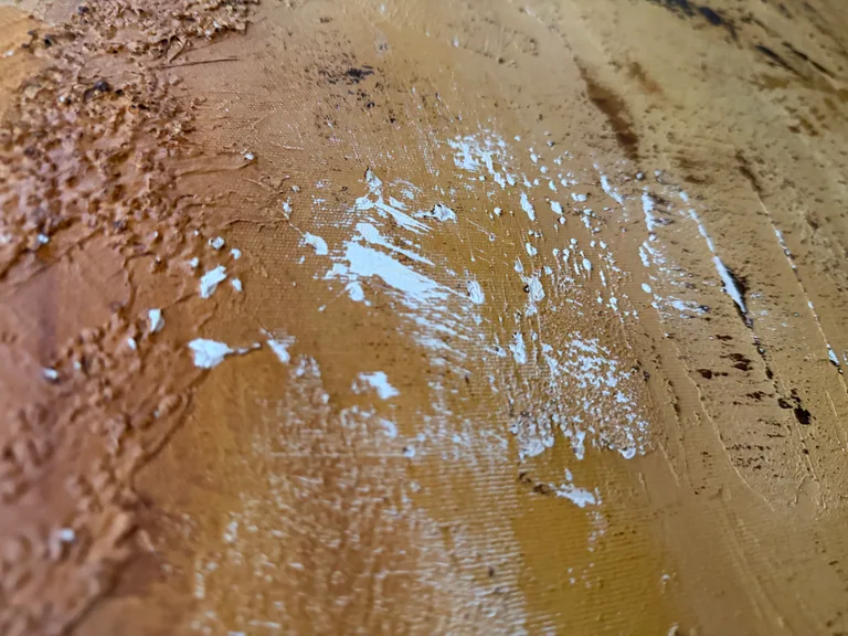 Surface detail — Amber Strata by Alyne Perfeito