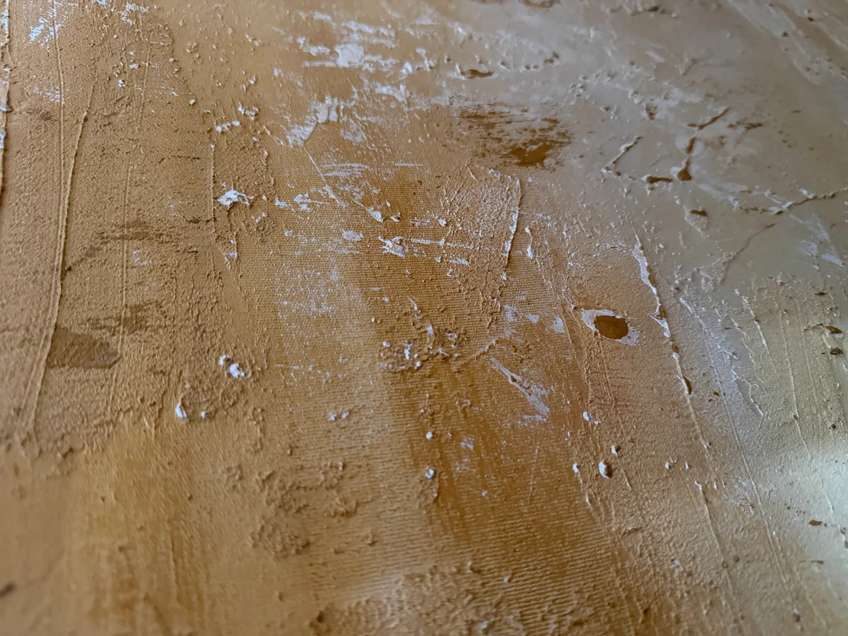 Surface detail — Amber Strata by Alyne Perfeito, 150 x 100 cm (59.1 x 39.4 in)