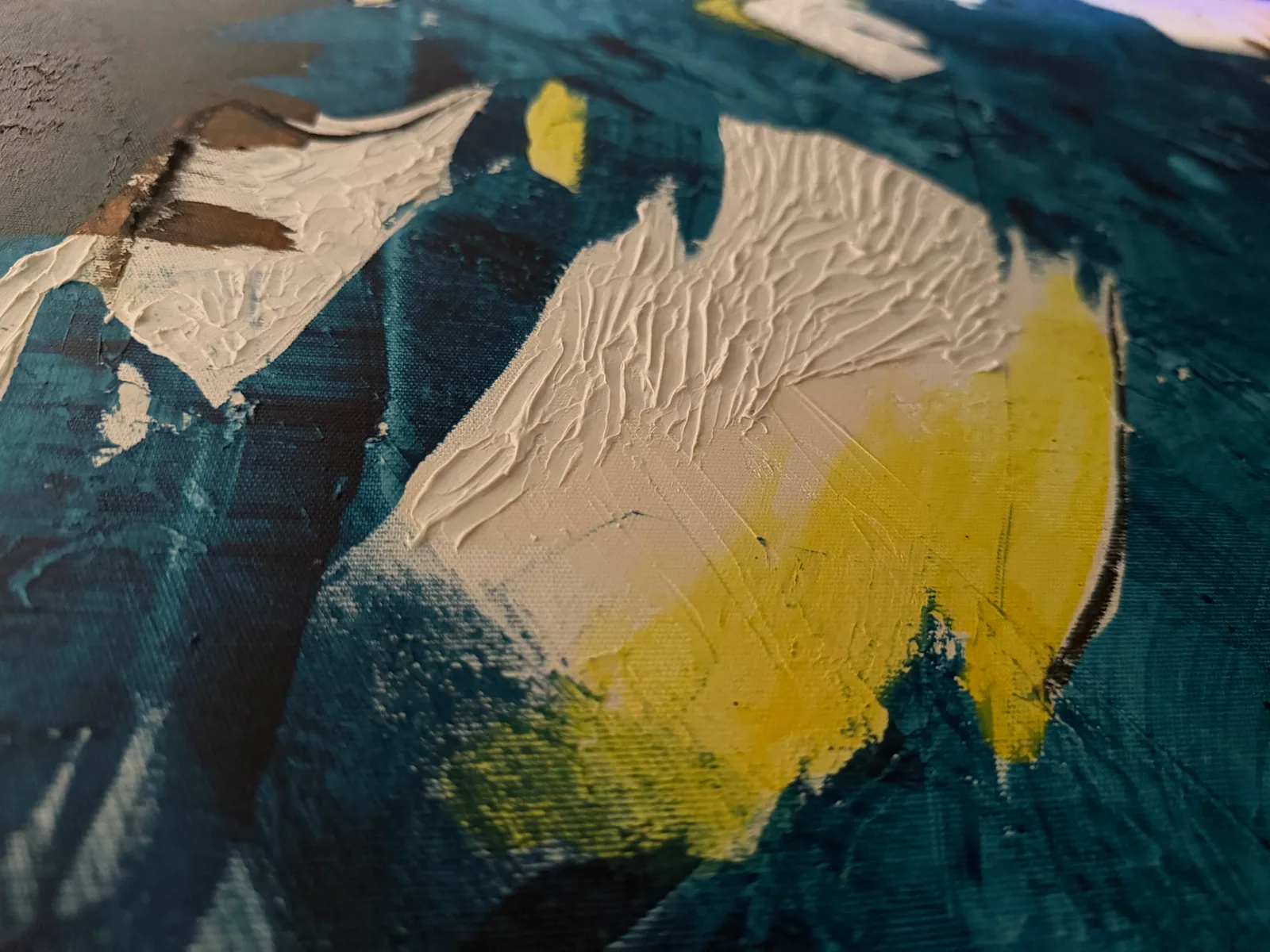 Detalhe de textura densa em Crossing Currents (80 x 120 cm), técnica mista com acrílica e pasta de textura sobre tela — Alyne Perfeito, Perfeito Studio