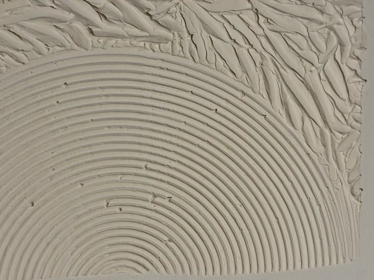 Surface detail — Echo of Silence by Alyne Perfeito