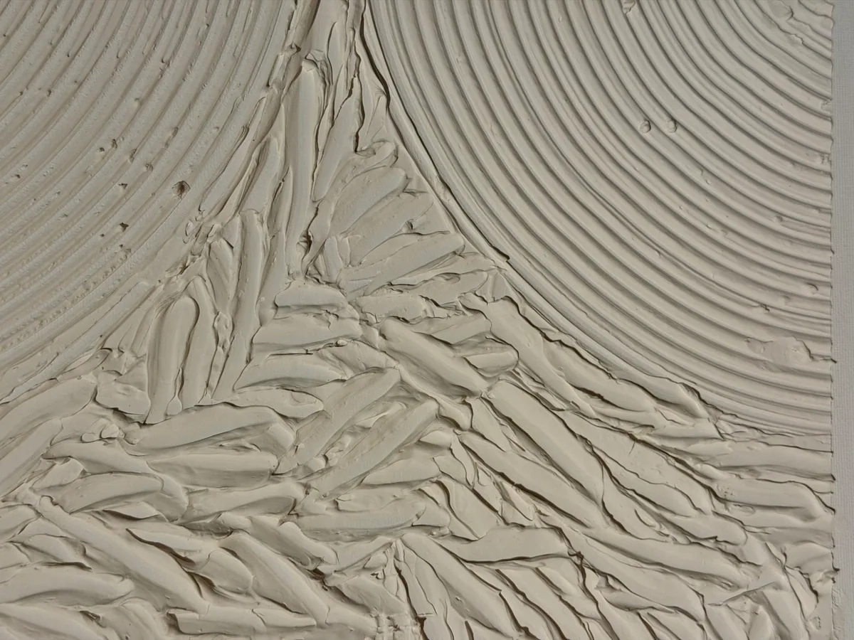 Surface detail — Echo of Silence by Alyne Perfeito, 50 x 70 cm (19.7 x 27.6 in)