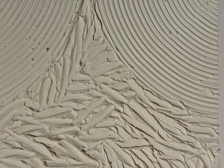 Surface detail — Echo of Silence by Alyne Perfeito