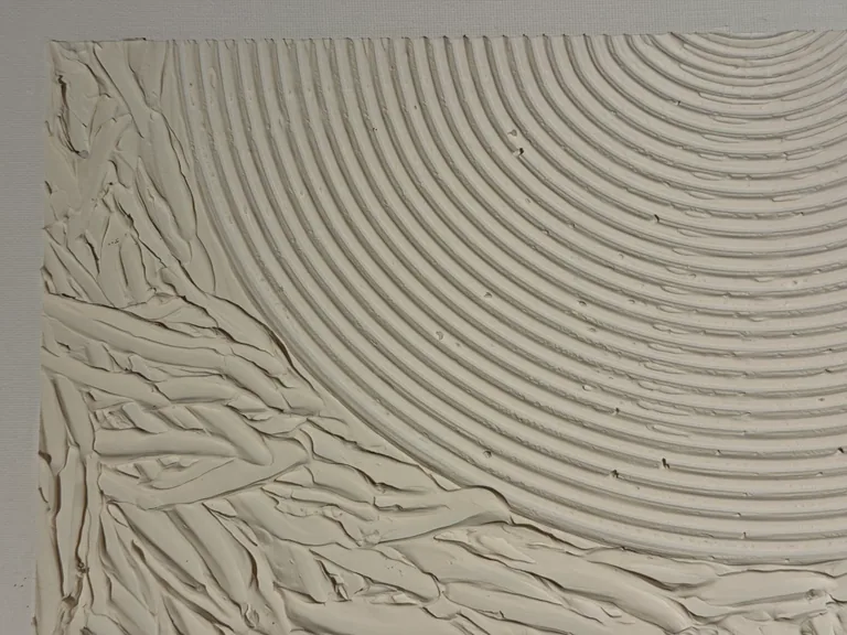 Surface detail — Echo of Silence by Alyne Perfeito