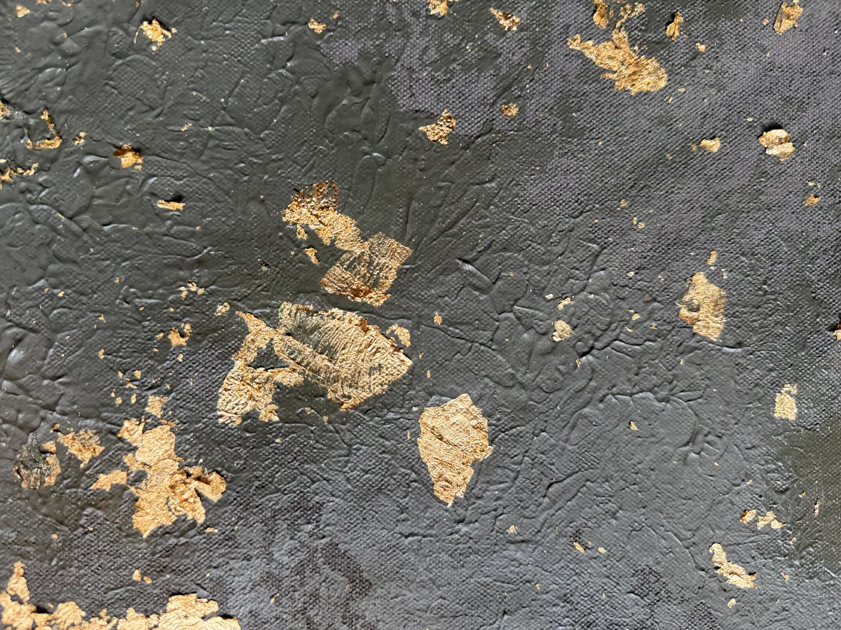 Surface detail — Quartz Seam by Alyne Perfeito, 98 x 152 cm (38.6 x 59.8 in)