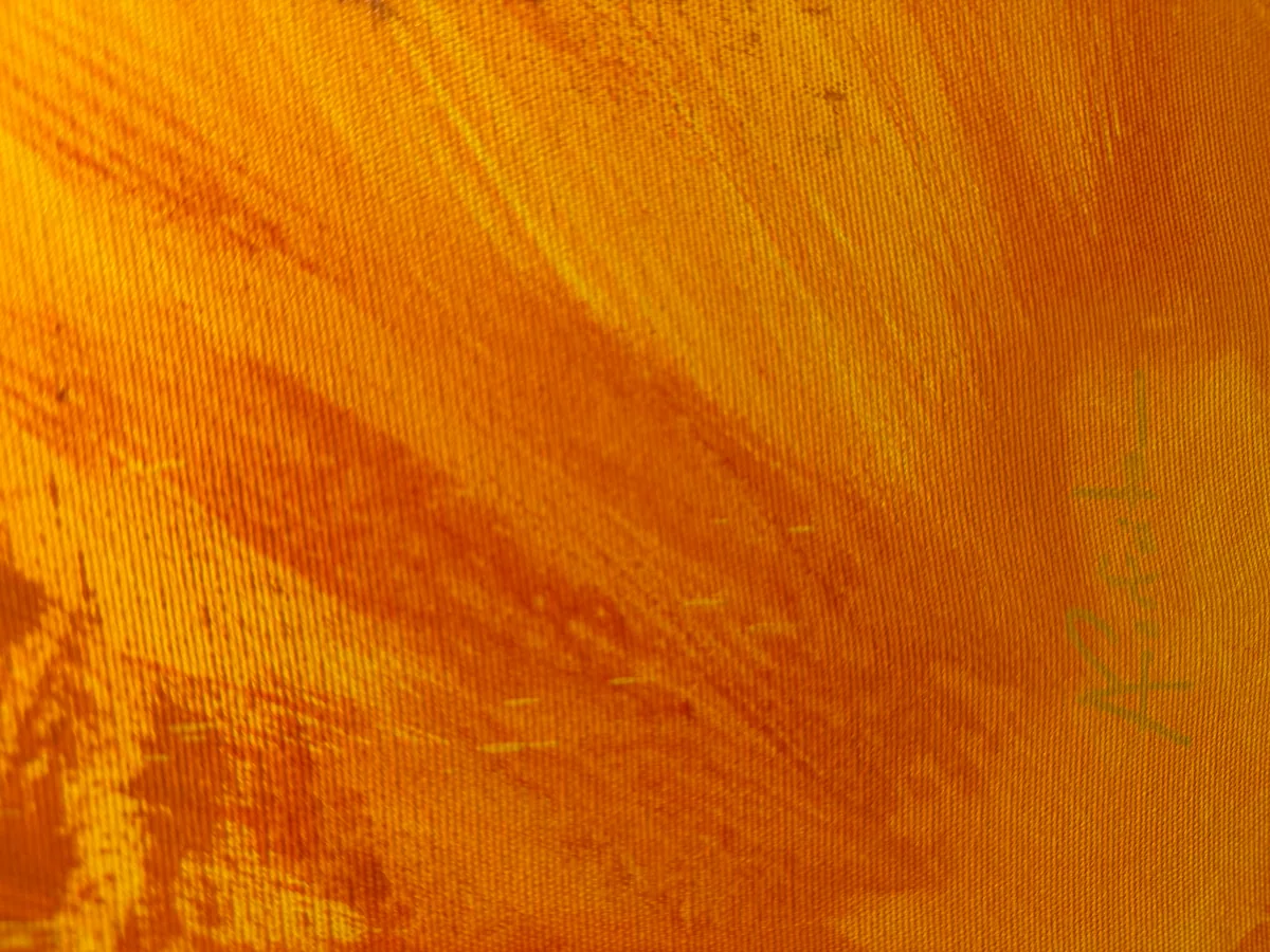 Surface detail — Solar Rain by Alyne Perfeito, 70 x 110 cm (27.6 x 43.3 in)