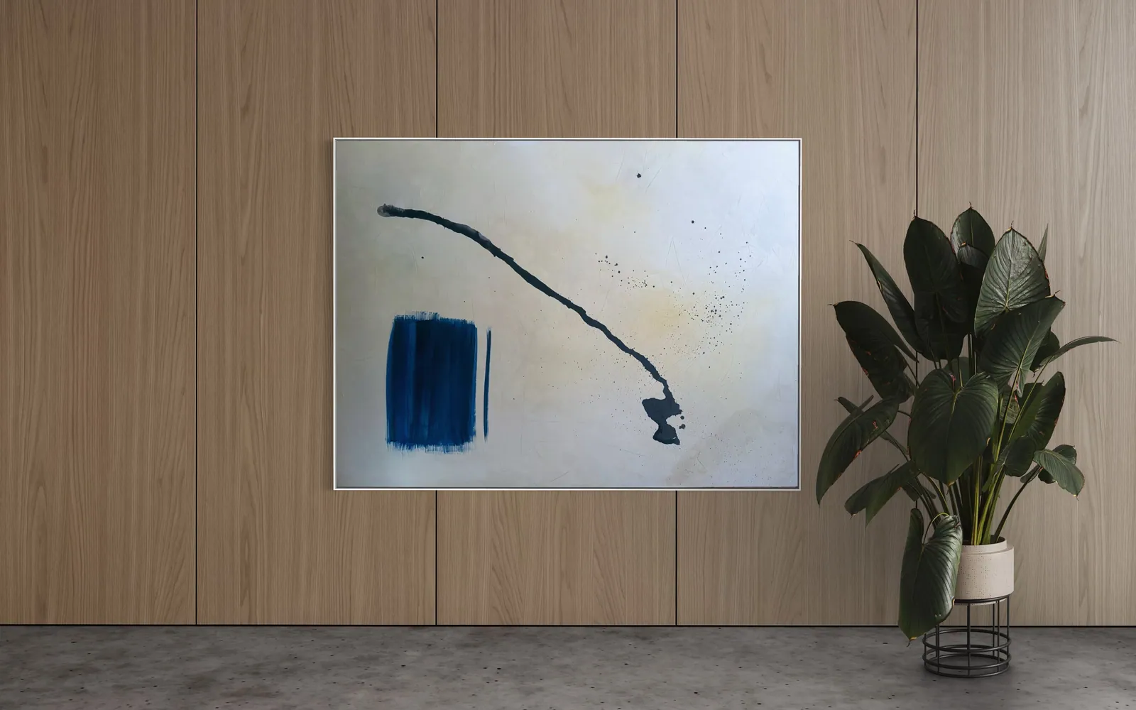 Silent Interval (120 x 160 cm), técnica mista sobre tela, em ambiente contemplativo com painel de madeira natural, piso de concreto e planta — Alyne Perfeito, Perfeito Studio